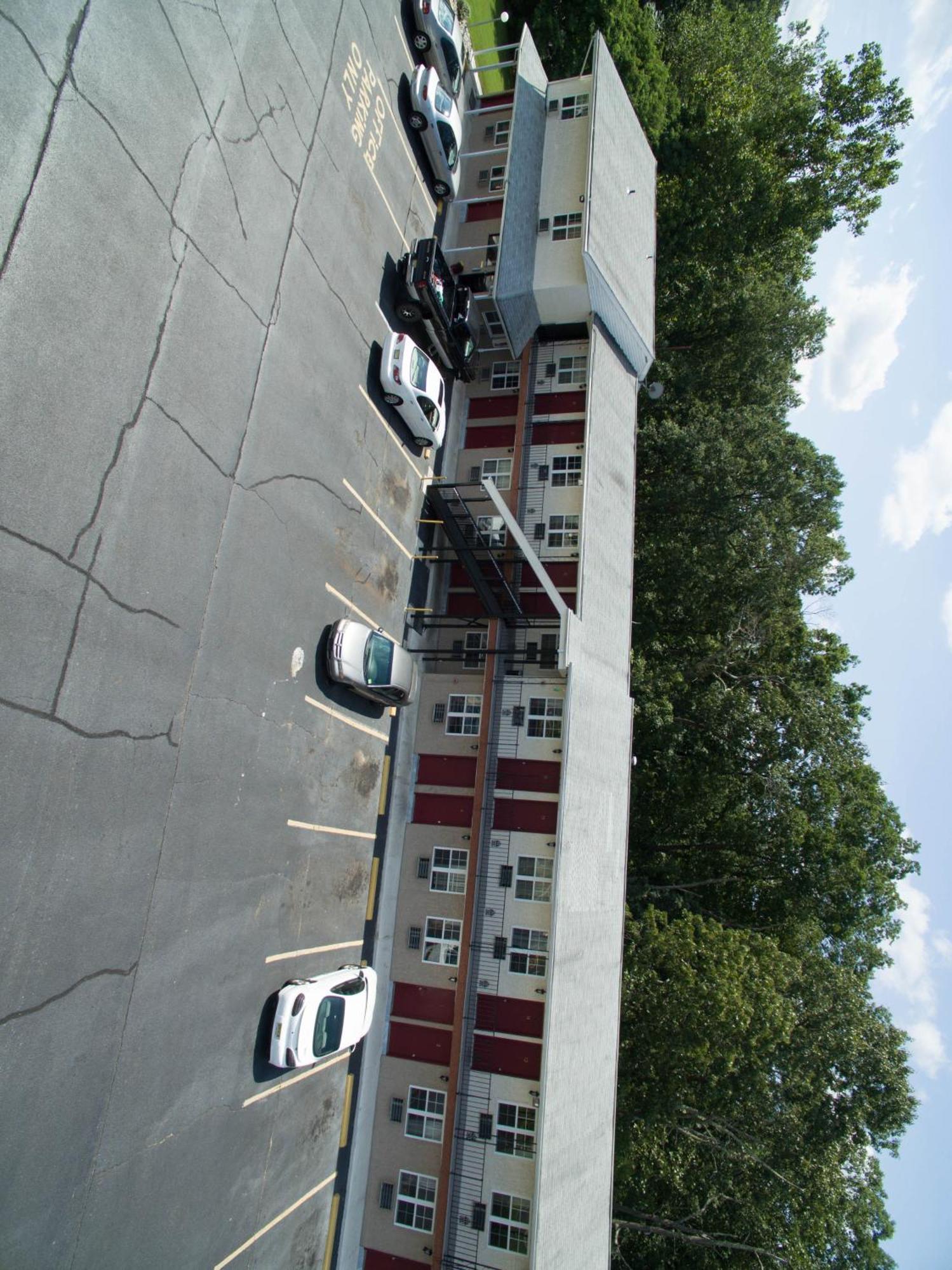 Red Carpet Inn Berlin Exterior foto